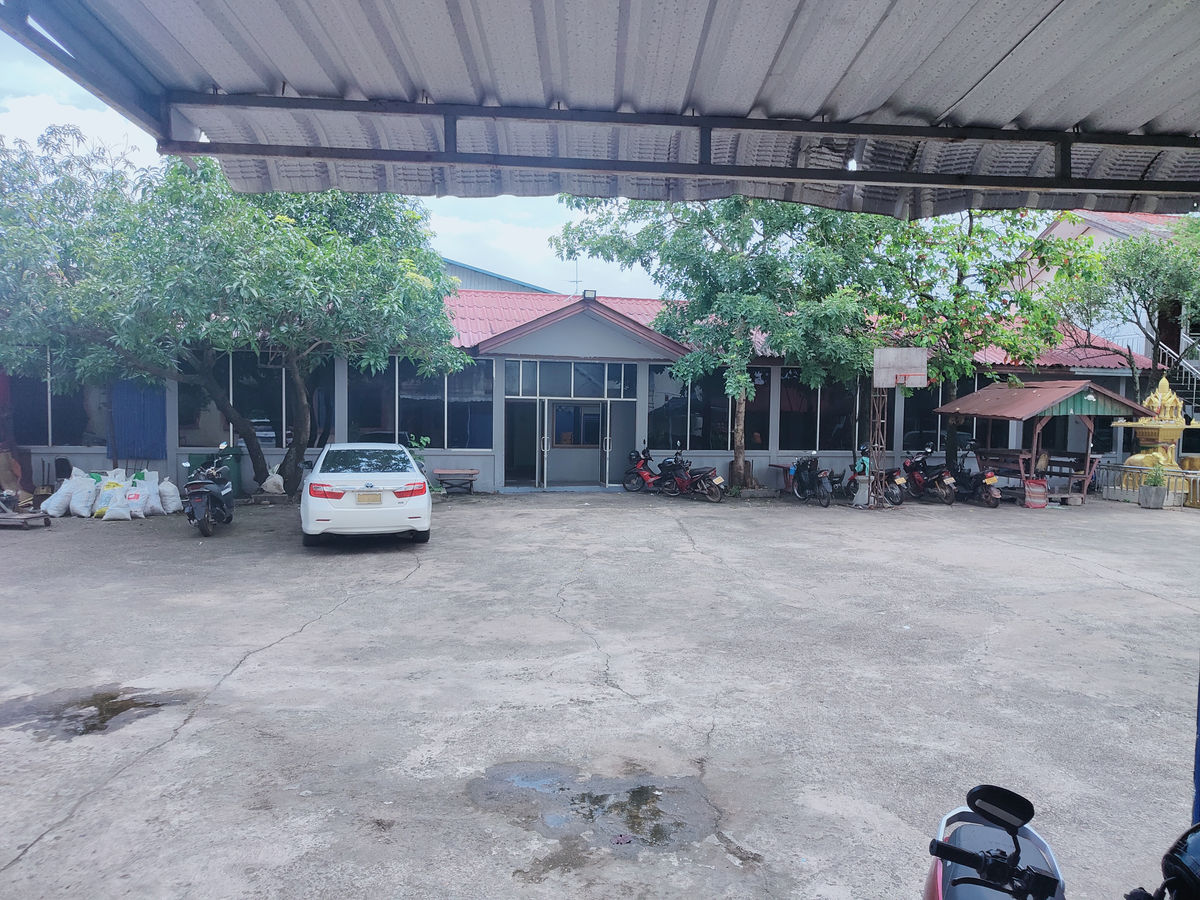 laos113.jpg